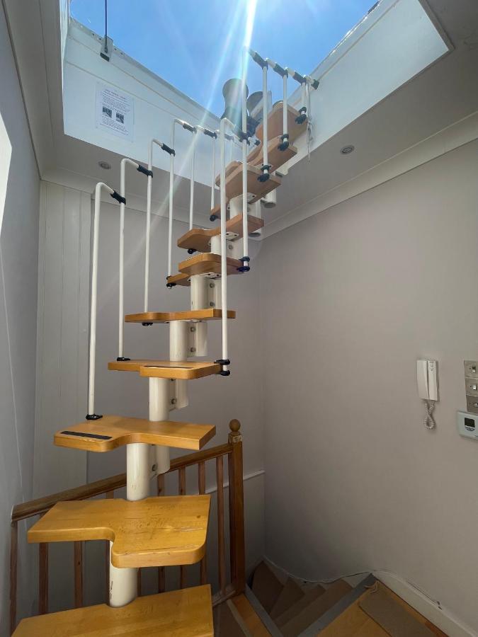 Sunny 2 Bedroom, 2 Bathroom Apartment With Roof Terrace Londra Esterno foto